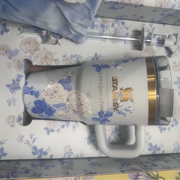LoveShackFancy x Stanley Quencher 20oz Brand new - Picture 4 of 6